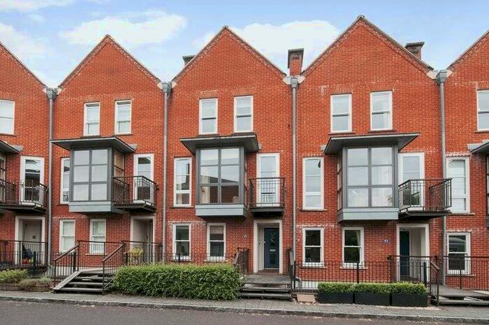 4 Bedroom Property To Rent In Alison Way, Winchester, SO22