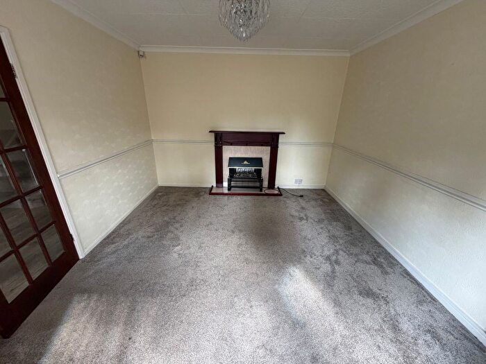 3 Bedroom Semi-detached House To Rent In Broom Valley Road, Rotherham, S60