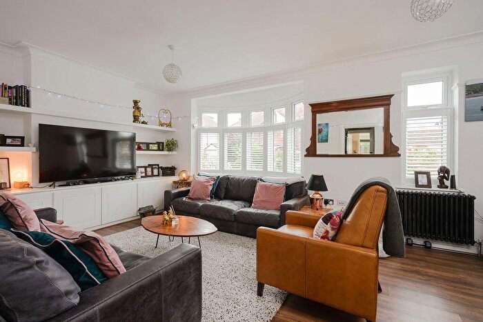 5 Bedroom Semi-Detached House For Sale In Malden Park, New Malden, KT3