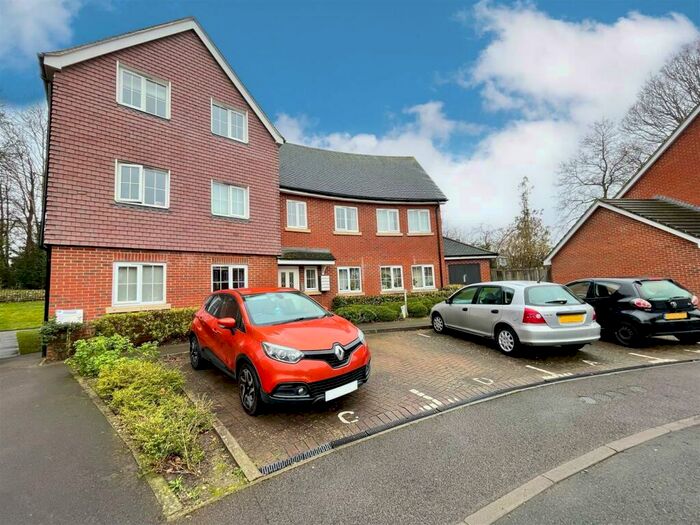 2 Bedroom Apartment To Rent In Hindmarch Crescent, Hedge End, Southampton, SO30