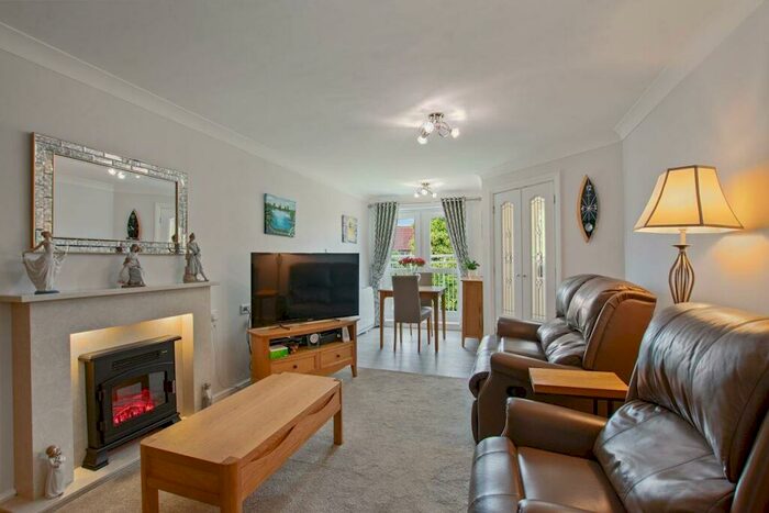 1 Bedroom Apartment For Sale In Browning Court, Fenham, Newcastle Upon Tyne, NE4