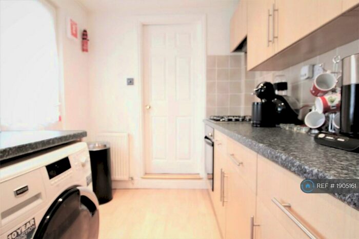1 Bedroom Flat To Rent In Star Road, Caversham, Reading, RG4