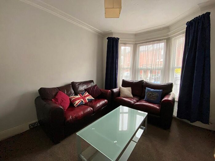 4 Bedroom Terraced House To Rent In Livingstone Road, SO14