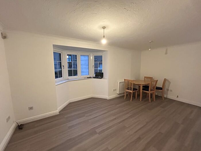 1 Bedroom Flat To Rent In Waterside Gardens, Reading, RG1