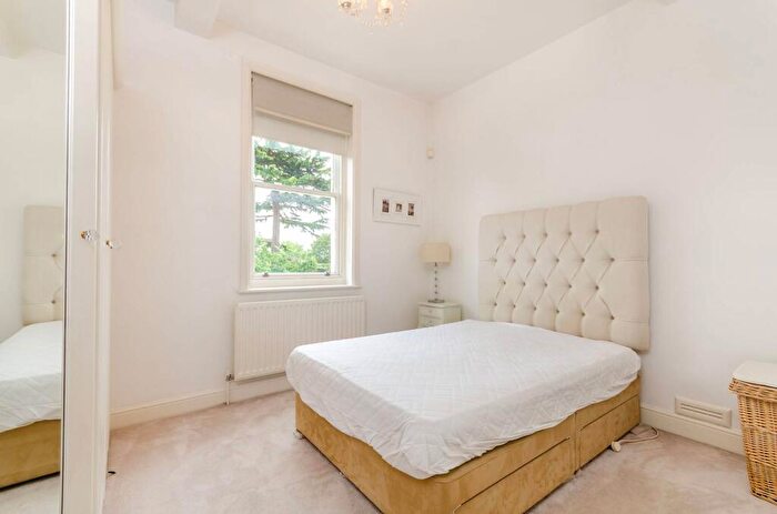 2 Bedroom Flat To Rent In Langley Road, Surbiton, KT6