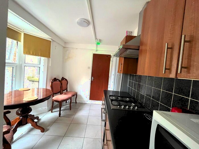 5 Bedroom Terraced House To Rent In Granleigh Road, London, London, E11