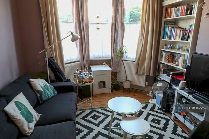 2 Bedroom Flat To Rent In Beresford Rd, London, N8