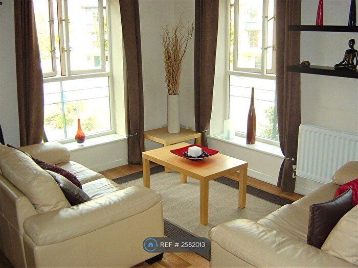 2 Bedroom Flat To Rent In East Lodge, London, E16