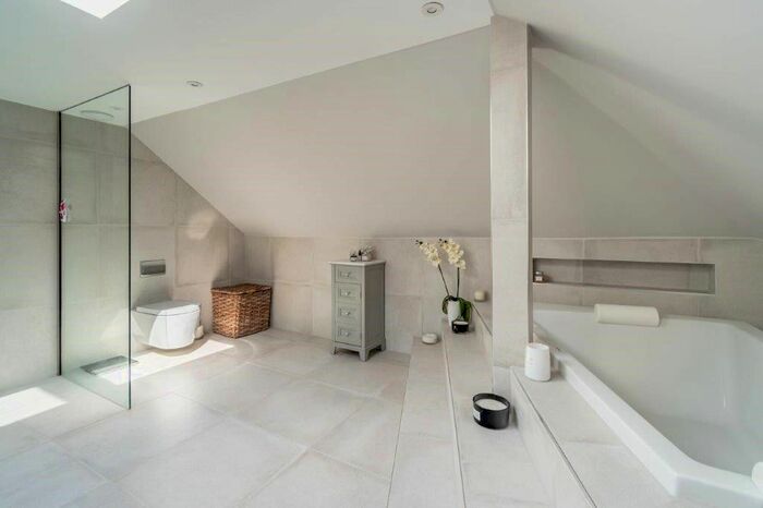 3 Bedroom Flat To Rent In Dick Place, Grange, Edinburgh, EH9