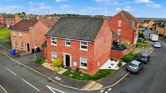 4 Bedroom Detached House For Sale In Clarendon Close, Little Stanion, NN18