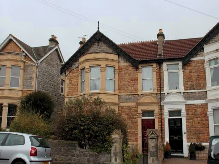 2 Bedroom Flat To Rent In Ashcombe Gardens, Weston-super-Mare, North Somerset, BS23