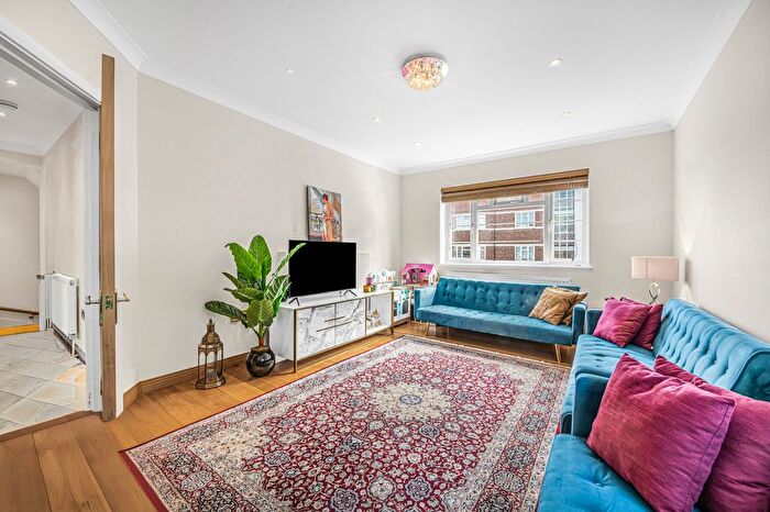 3 Bedroom Maisonette For Sale In Derby Court, Derby Road, SW14