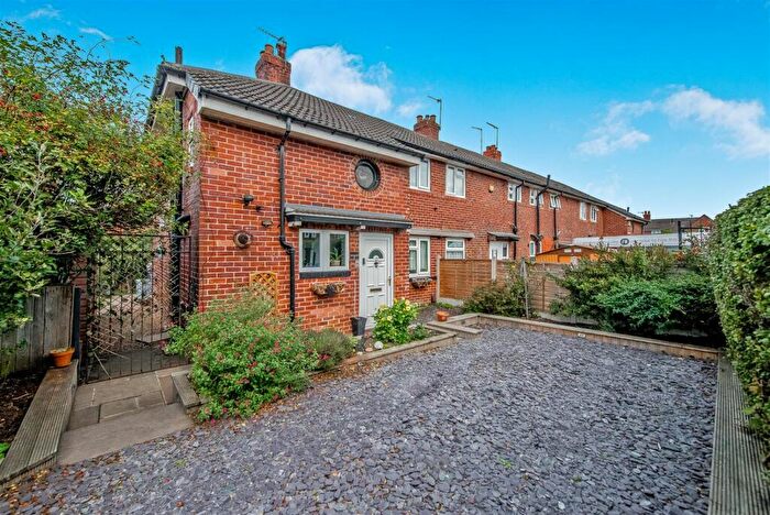 3 Bedroom End Of Terrace House For Sale In Wyther Park Street, Leeds, LS12