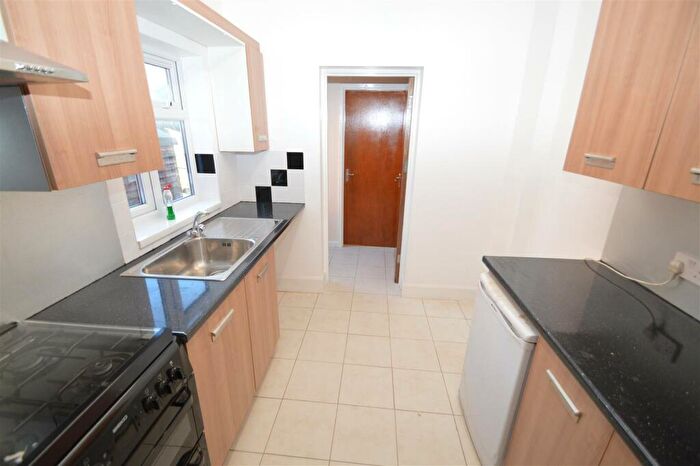 5 Bedroom House To Rent In Gibbins Road, Birmingham, B29