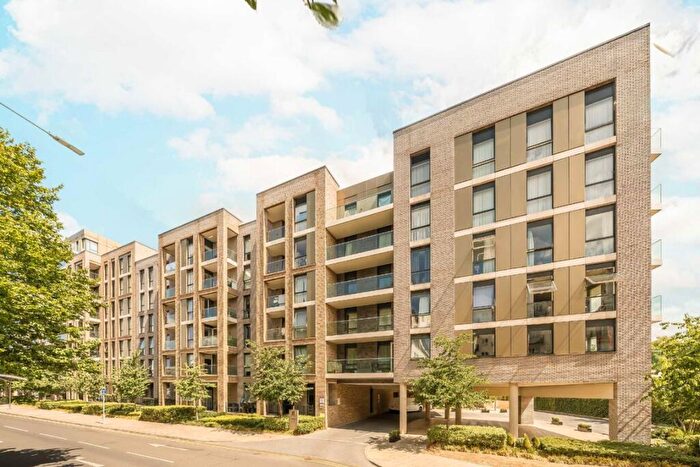 2 Bedroom Flat For Sale In Queenshurst Square, Kingston Upon Thames, KT2