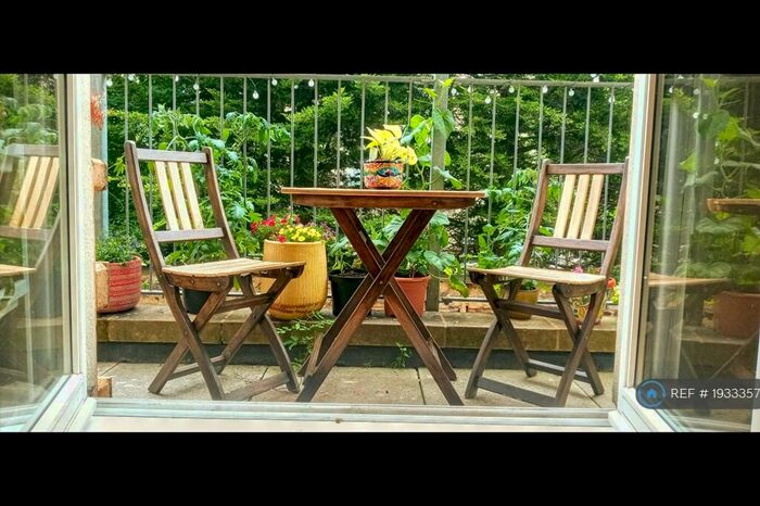 2 Bedroom Flat To Rent In Valleyfield Street, Edinburgh, EH3