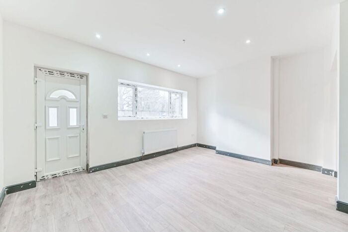 1 Bedroom Flat To Rent In Pawsons Road, Thornton Heath, Croydon, CR0