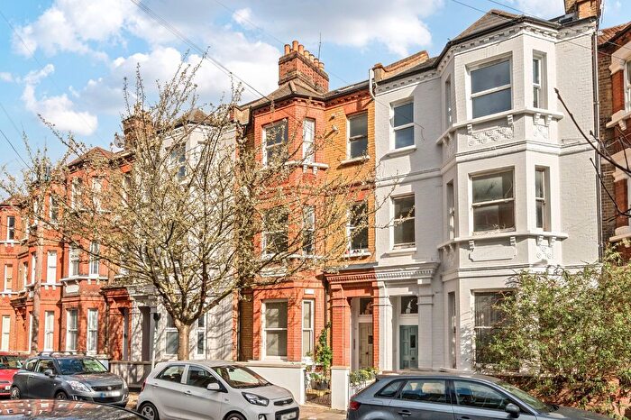 2 Bedroom Flat For Sale In Handforth Road, Oval, London, SW9