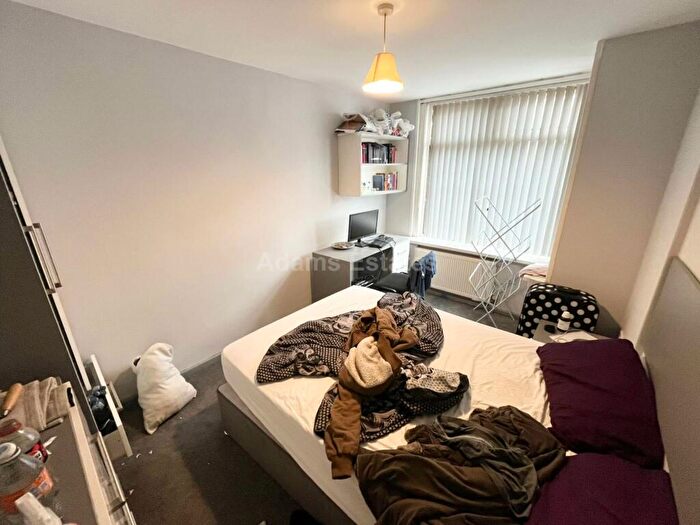 6 Bedroom Terraced House To Rent In Brighton Road, Reading, RG6