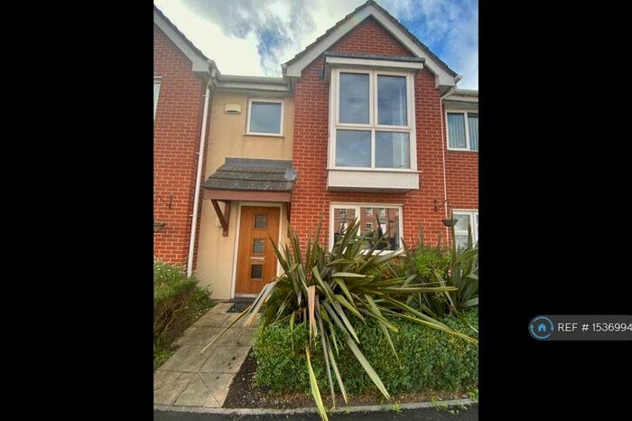 3 Bedroom Terraced House To Rent In Godric Road, Newport, PO30
