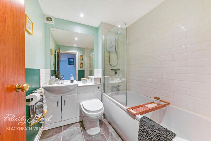 2 Bedroom Apartment For Sale In Sweyn Place, London, SE3