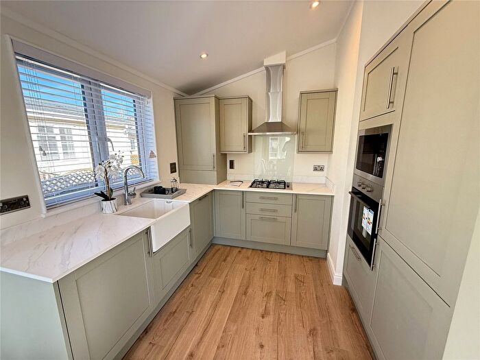 2 Bedroom Mobile/park Home For Sale In Mill On The Mole, South Molton, Devon, EX36