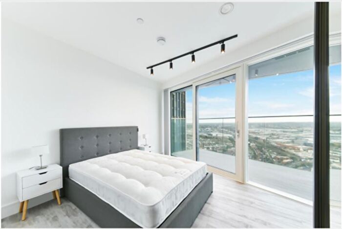 2 Bedroom Flat To Rent In Icon Tower, Acton, London, W3