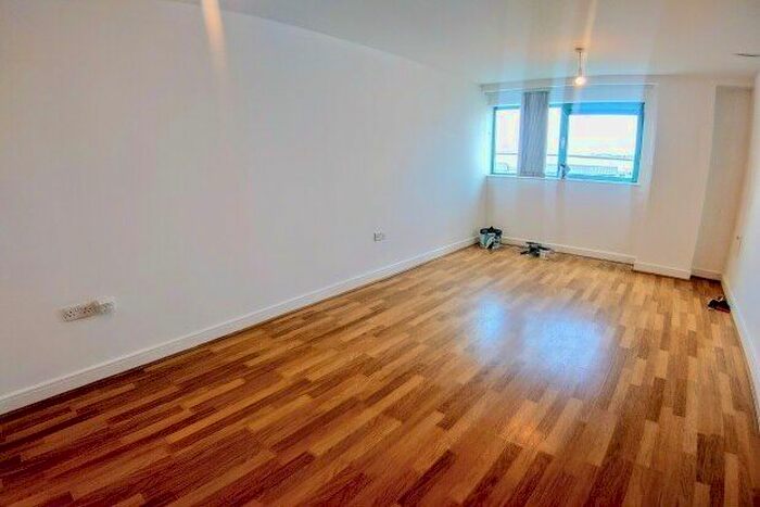 1 Bedroom Flat To Rent In The Crescent, Plymouth, PL1