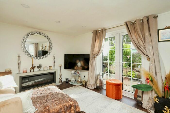 2 Bedroom Park Home For Sale In Windmill Park, Balsall Common, Coventry, CV7