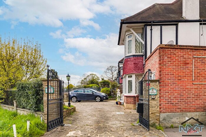 5 Bedroom Terraced House For Sale In Oakhurst Gardens, Walthamstow, E17