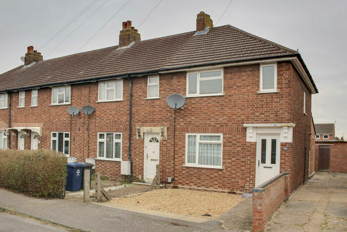 3 Bedroom End Of Terrace House To Rent In The Crescent, St. Neots, PE19