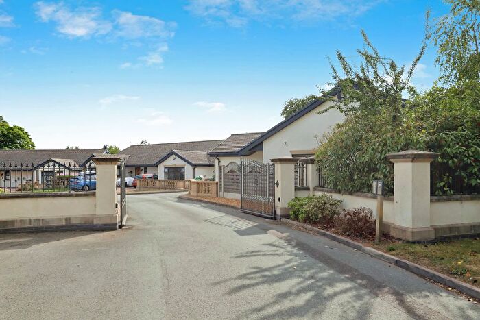 2 Bedroom Semi-detached Bungalow For Sale In Bradeney Drive, Bridgnorth, WV15