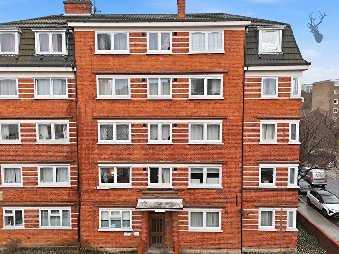 2 Bedroom Flat For Sale In Butler House, Bethnal Green, E2