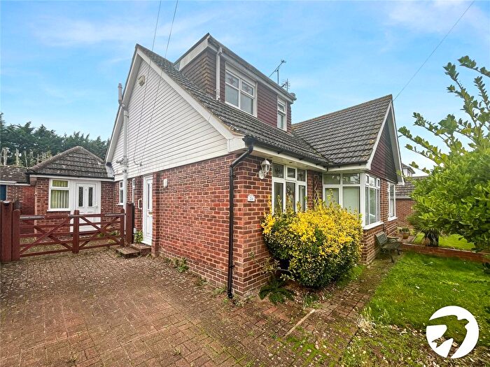 3 Bedroom Bungalow For Sale In Hales Road, Sittingbourne, Kent, ME10