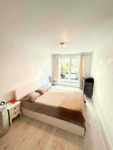 1 Bedroom Flat To Rent In Flat, East End Mission, Commercial Road, London, E1