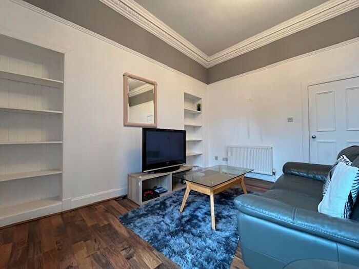 1 Bedroom Flat To Rent In Grey Place, Greenock, PA15