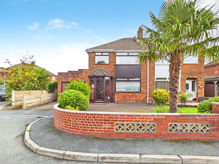 3 Bedroom Semi Detached House For Sale In Haweswater Avenue, Haydock, WA11