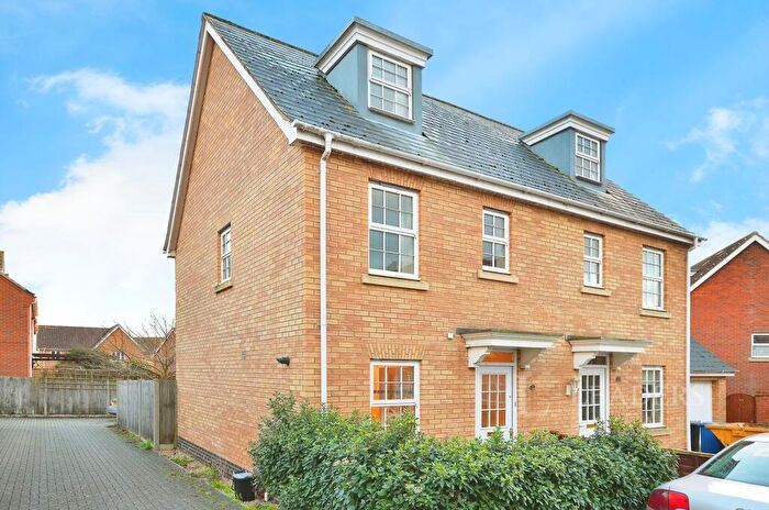 3 Bedroom Semi Detached House To Rent In Caddow Road, Norwich, NR5