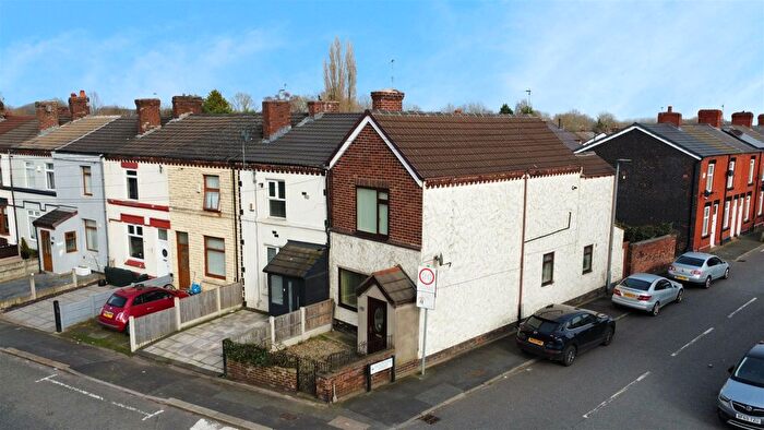 2 Bedroom End Of Terrace House For Sale In Dunriding Lane, St. Helens, WA10