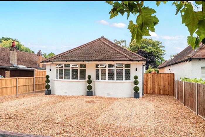 3 Bedroom Bungalow For Sale In Green Lane, Chertsey, Surrey, KT16