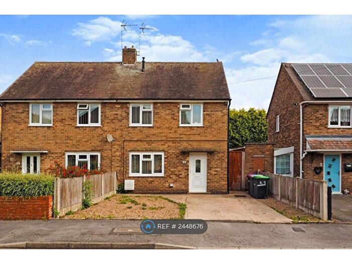 3 Bedroom Semi-Detached House To Rent In Pine Grove, Hucknall, Nottingham, NG15