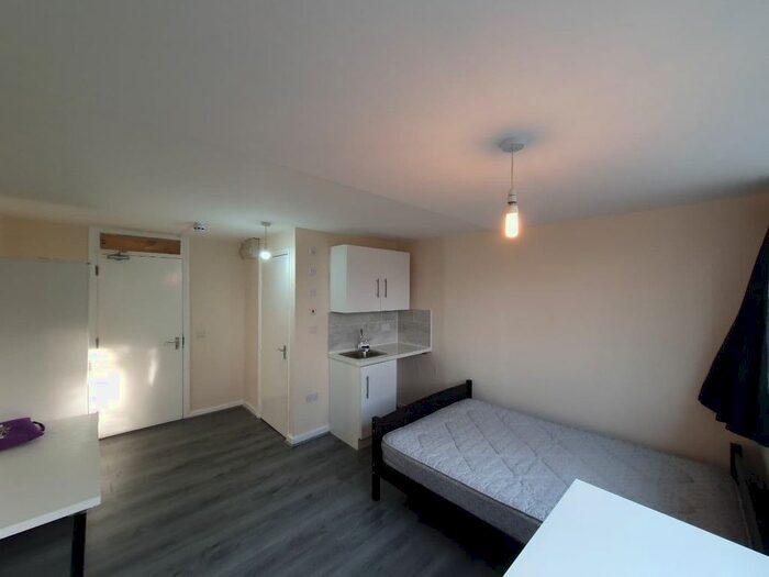 Studio To Rent In Barchester Close, Middlesex UB8