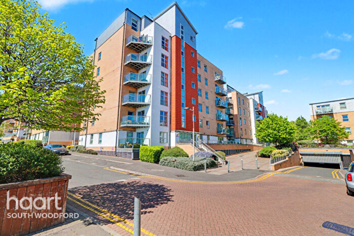 1 Bedroom Apartment For Sale In Queen Mary Avenue, London, E18