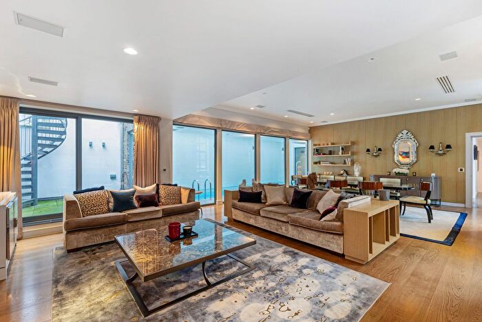 6 Bedroom Town House For Sale In Old Church Street, Chelsea, SW3