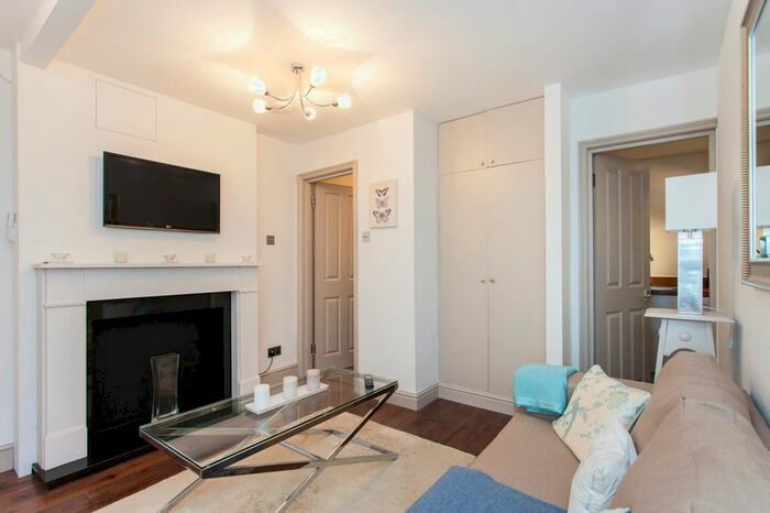 1 Bedroom Flat To Rent In Chesterton Road, North Kensington, W10