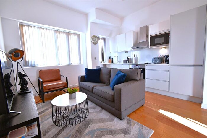 1 Bedroom Flat To Rent In , High Street, Maidenhead, SL6