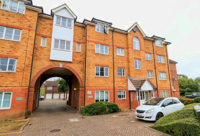 2 Bedroom Flat To Rent In Huron Road, West Cheshunt, EN10