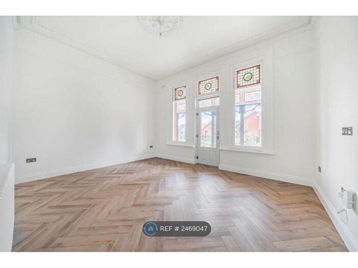 1 Bedroom Flat To Rent In Craigmore Hall, Crowborough, TN6