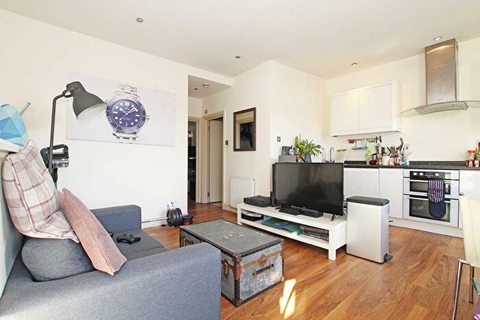 2 Bedroom Flat To Rent In Ladbroke Grove, London, W10