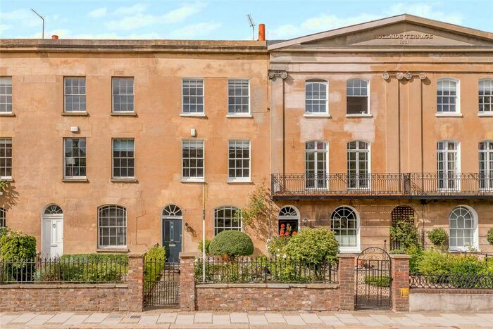 4 Bedroom Terraced House To Rent In Kings Road, Windsor, Berkshire, SL4